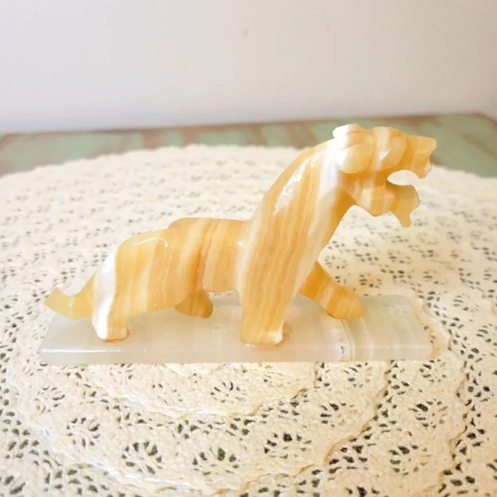 Vintage Natural Agate Lion Carved Stone Sculpture